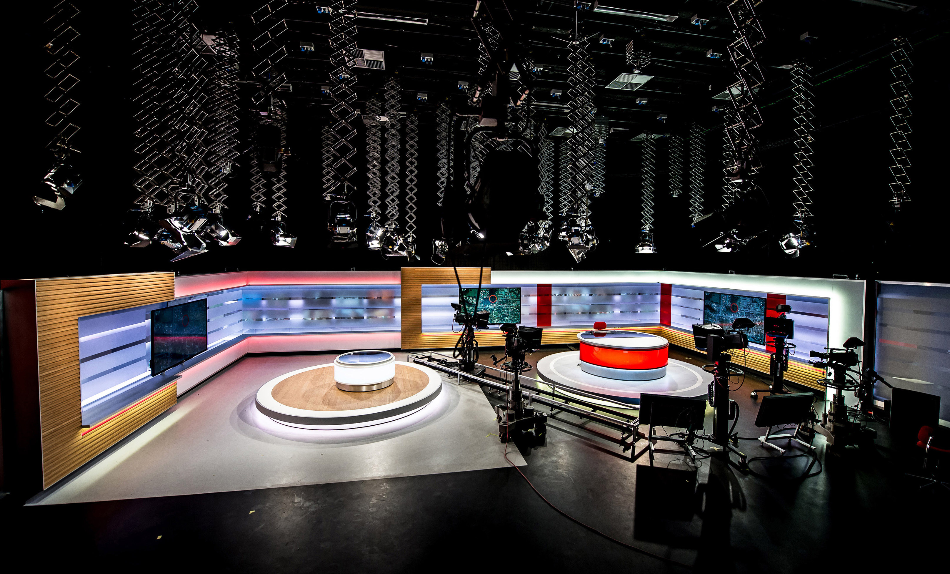 Newly_HD-equipped_production_studio_at_TV2_FYN_in_Odense